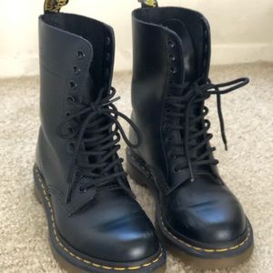 Women’s 1460 Smooth Black Doc Martens